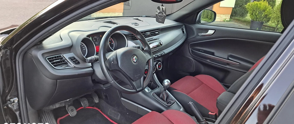 Alfa Romeo Giulietta cena 29900 przebieg: 219000, rok produkcji 2013 z Puck małe 154